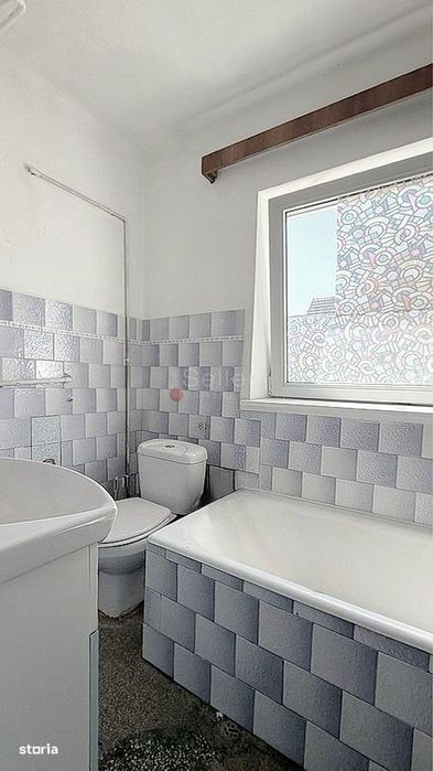 Ansamblu Doua Case Zona Linistita