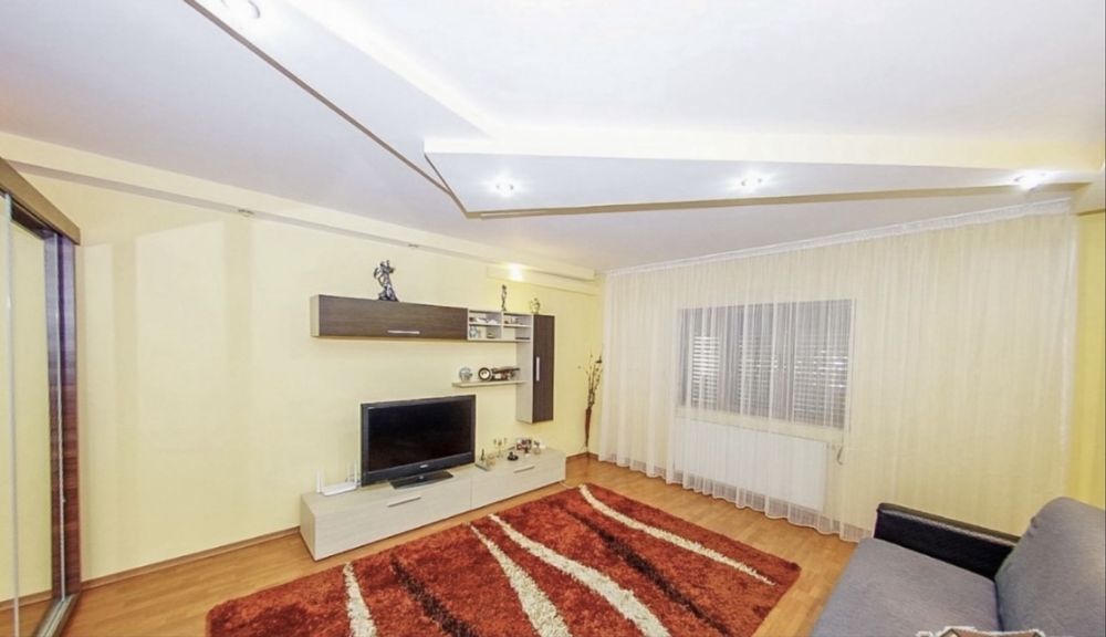 Vand apartament zona foarte buna!