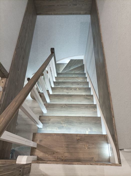 Деревянная лестница  производство Россия