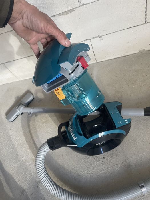Aspirator Makita 18 volti