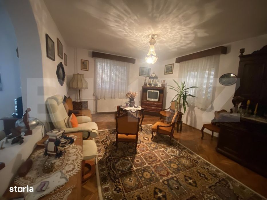 Casa spatioasa 350 mp utili, curte amenajata si garaj