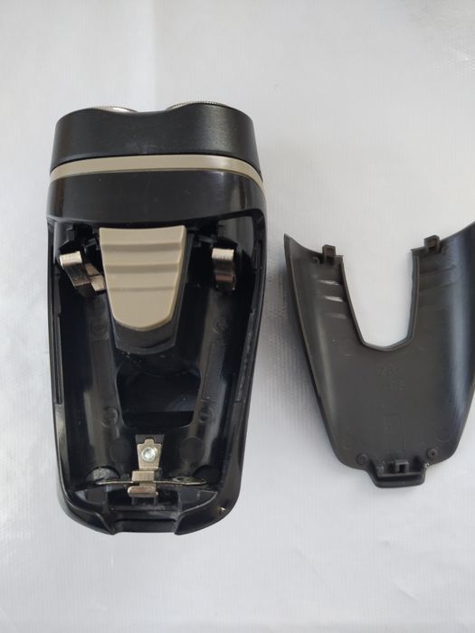 Бритва PHilips на батарейках.