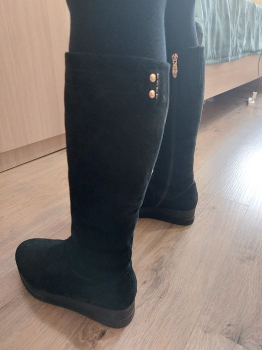 Продам женские зимние сапоги