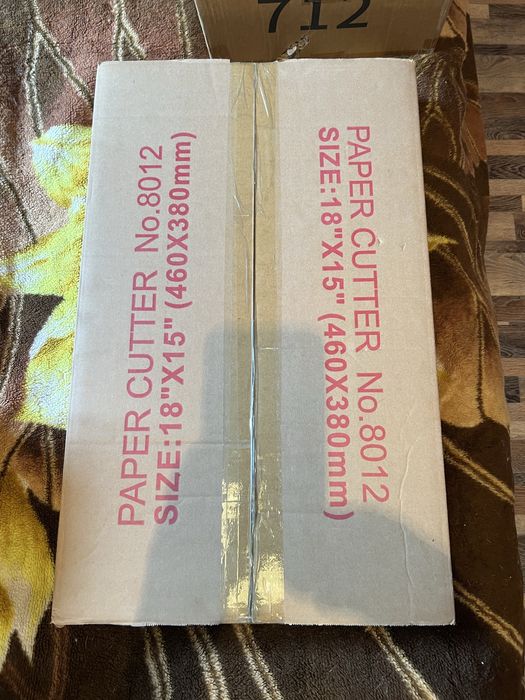 Продаётся Резак для бумаги Deli 8012 ;8014