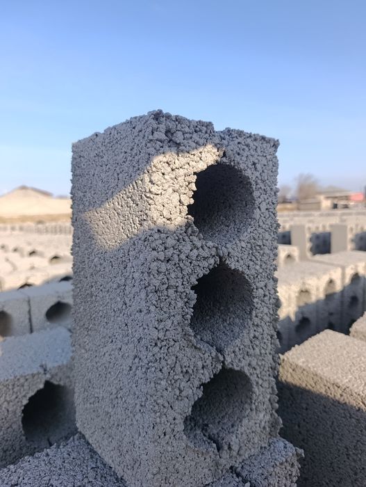 Шлакаблок прадаётся