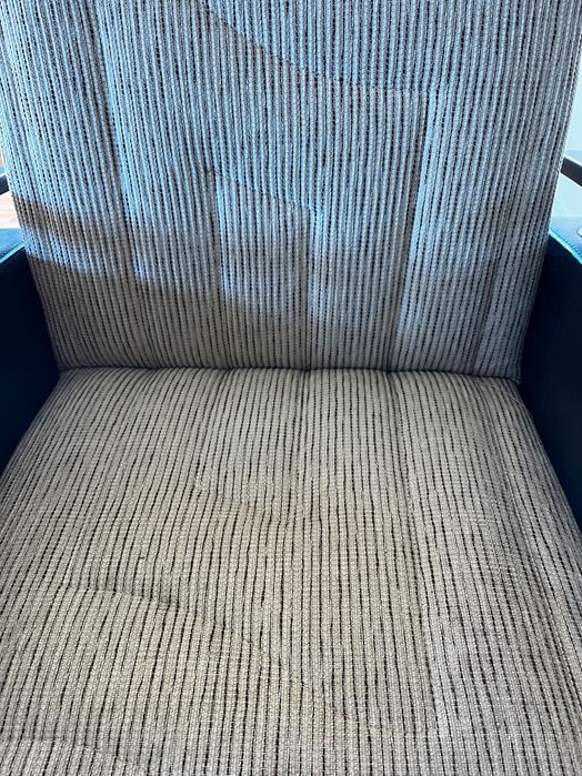 Vând canapea împreună cu 2 fotolii