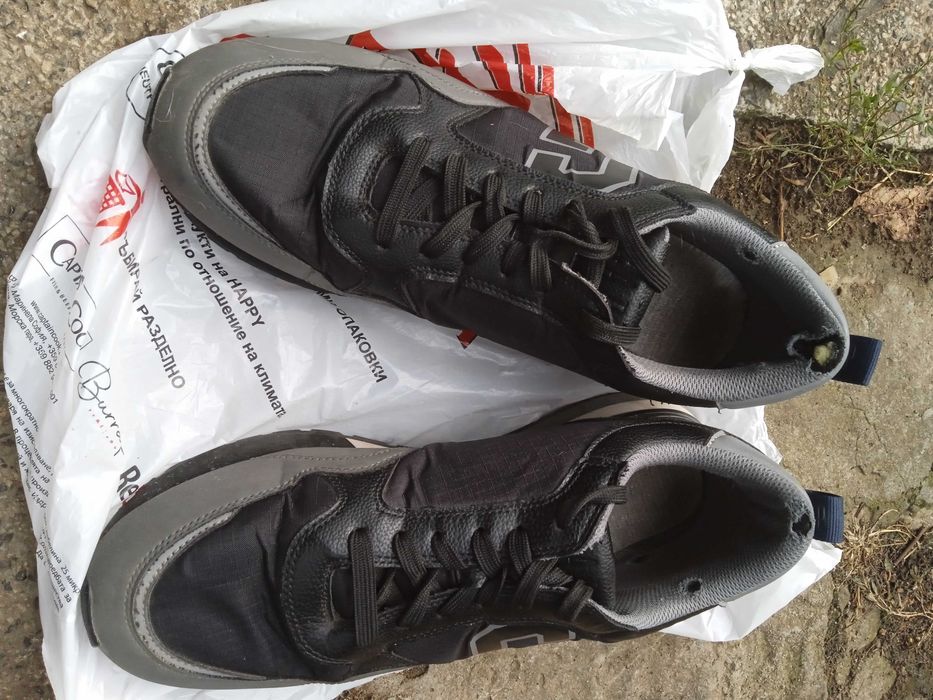 Маратонки  Napapijri  45, Пума 46, Gap 46,  Eflet 39