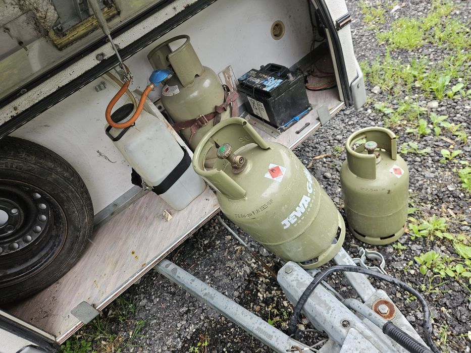 Nu este butelie normala este Butelie calor gas 6 lt propan sau 12 buta