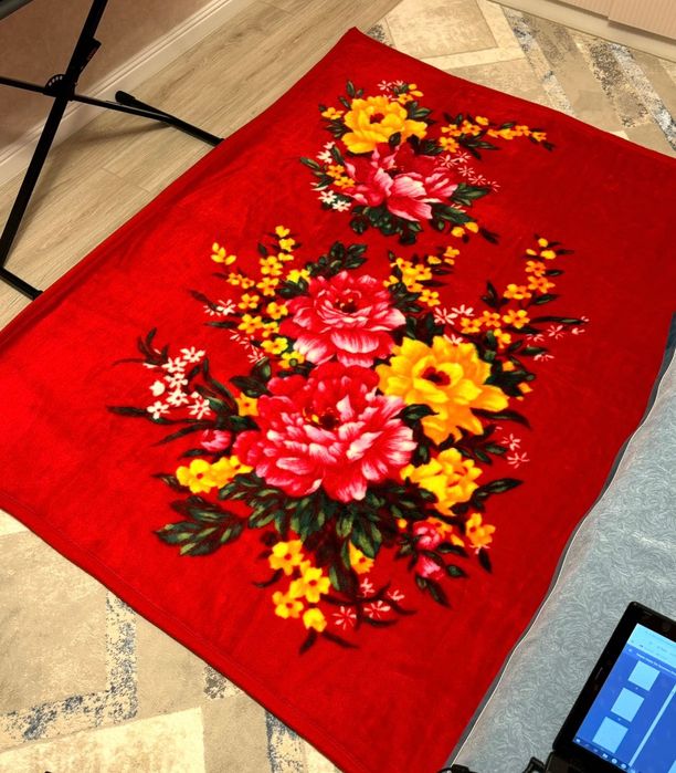 Продам красный плед