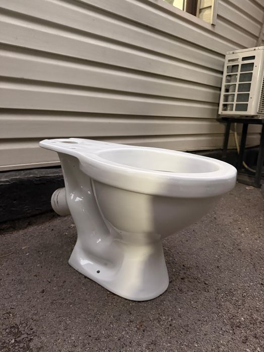 Продам унитаз без бочка для слива