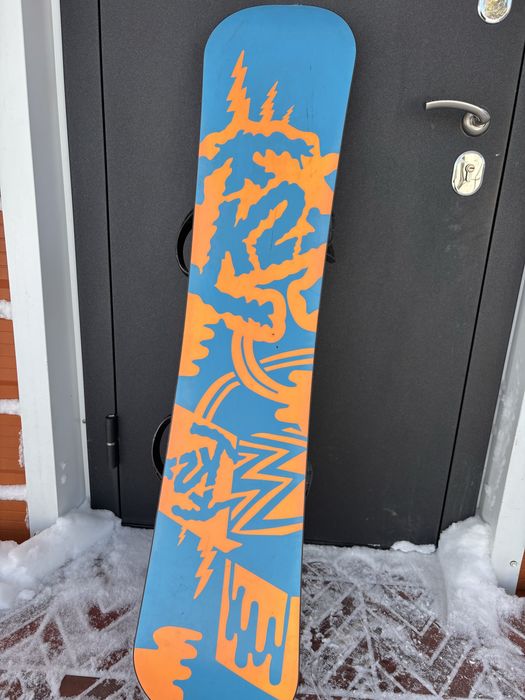 Сноуборд с креплениями 130 см