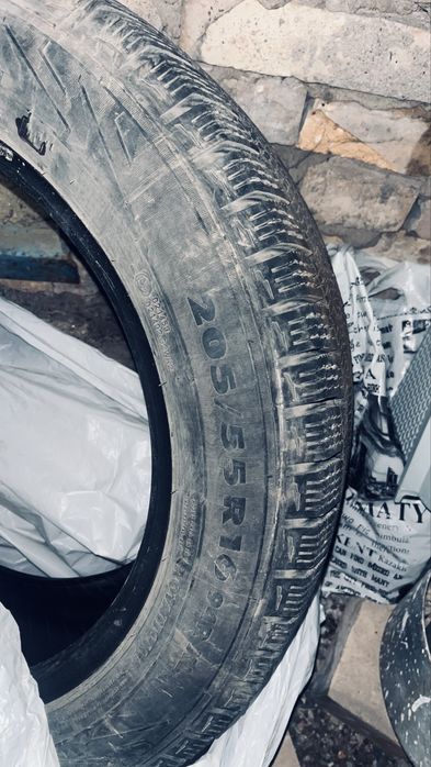 Продам шины в отличном состояний