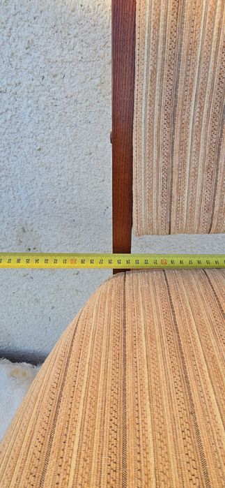 Продавам масивни столове