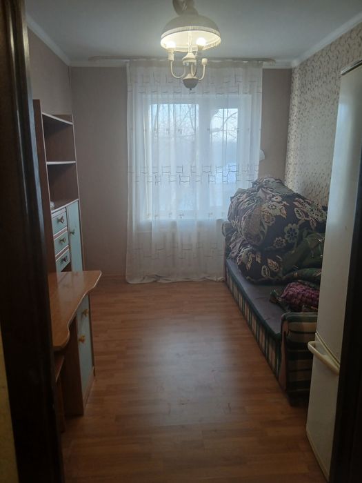 Мебел спальни и диван