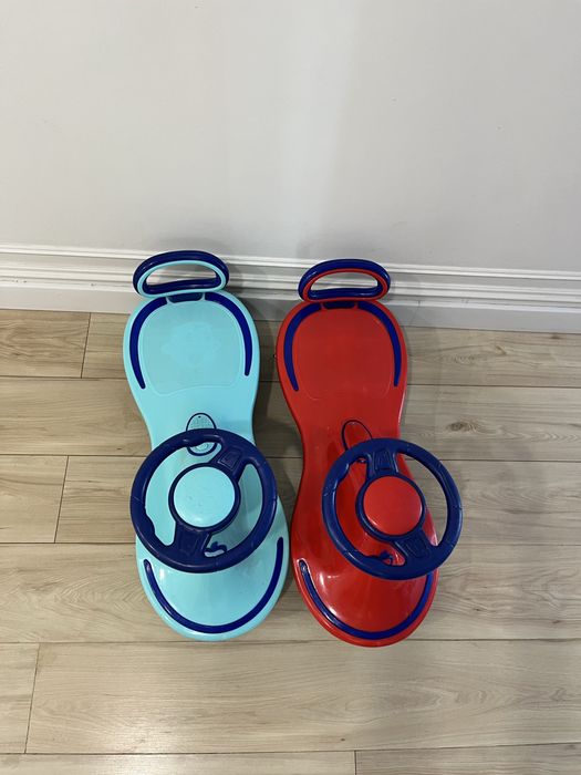 Машинка толокар в идеальном состоянии