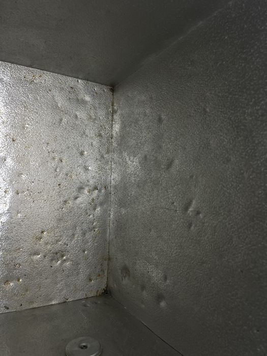 Морозильник 200 л б/у с новым мотором