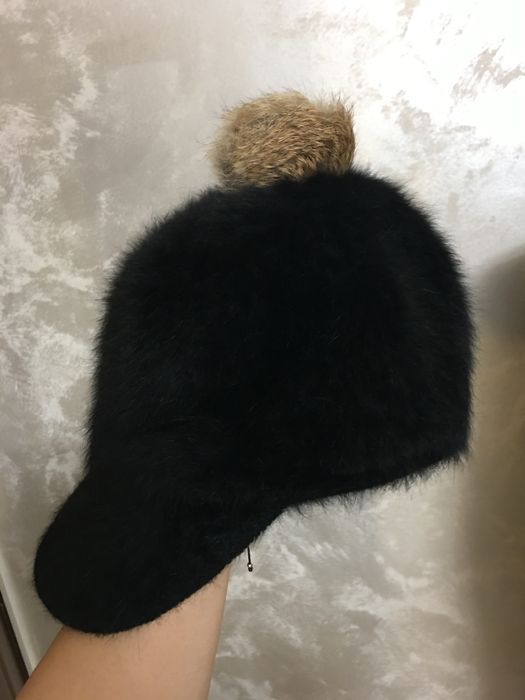 Caciula/ basca dn angora cu ciucure din blănita