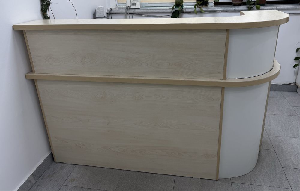 Стол для ресепшена