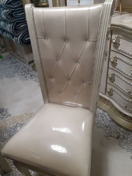 Стол со стульями новое