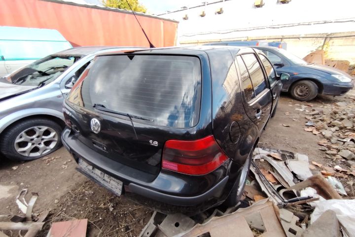 Lampa / Tripla stop stanga pe aripa Volkswagen VW Golf 2001