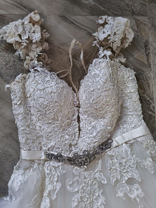 Rochie de mireasa+ voal