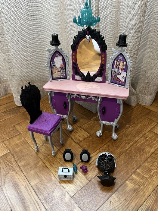 Оригинални от първа  Колекция кукли Ever after high и книжка къща