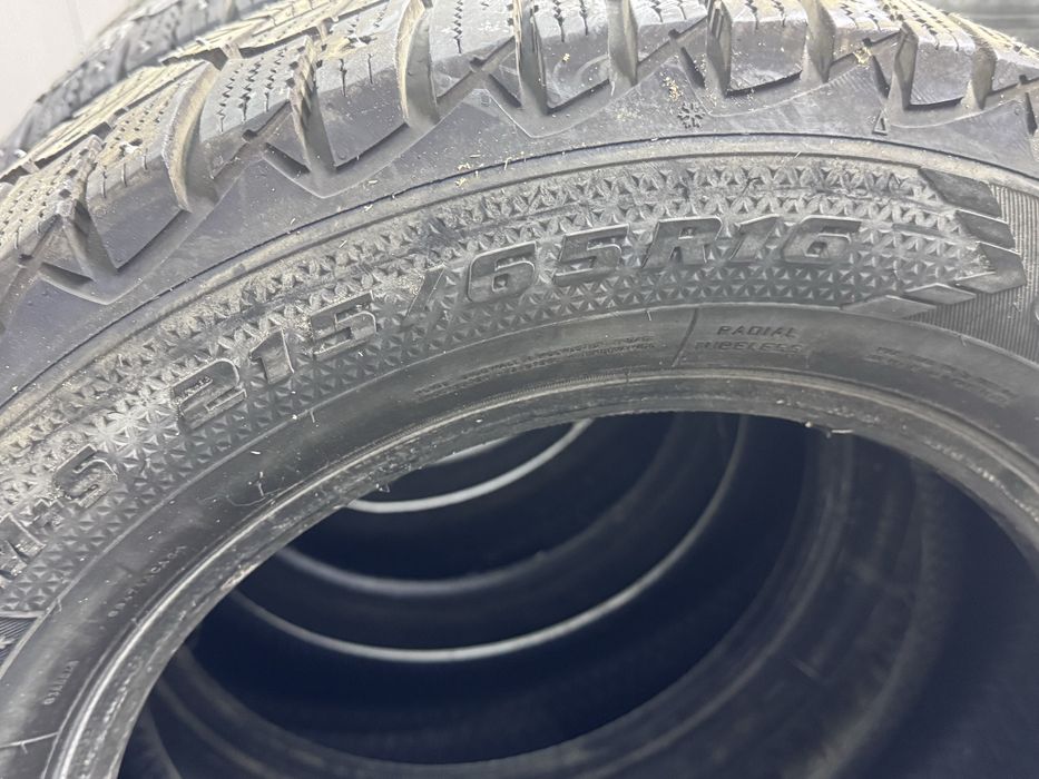 215/65/16 комплект Goodyeer