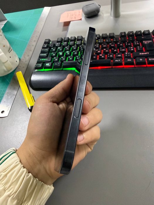 Iphone 16 pro max 256 blek titan