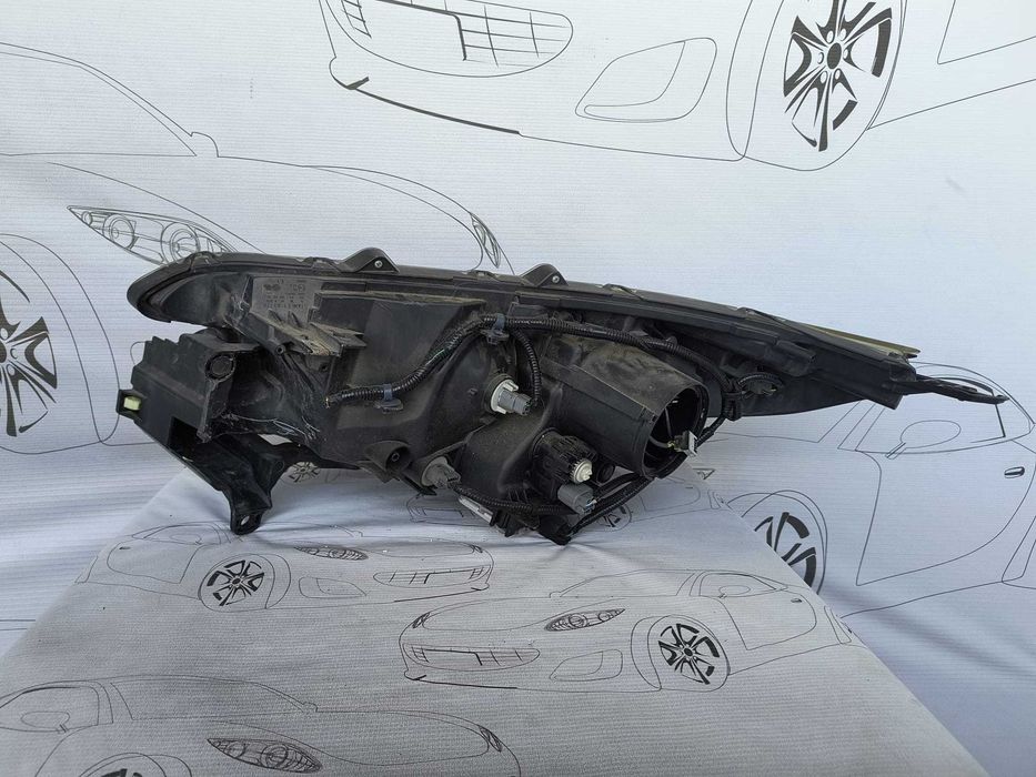 Far Dreapta Uk Xenon Bi-Xenon Honda CR-V 2015 Facelift / 2015-2018 Cod OEM 33100-T1G-E81 (1E1)