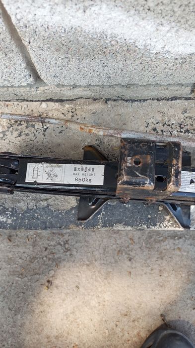 Продам домкрат 850кг