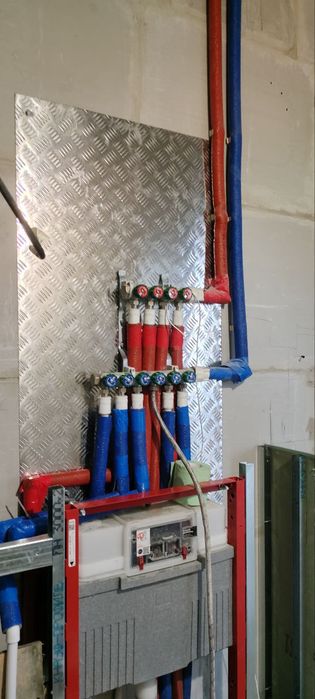 Слесарь сантехник