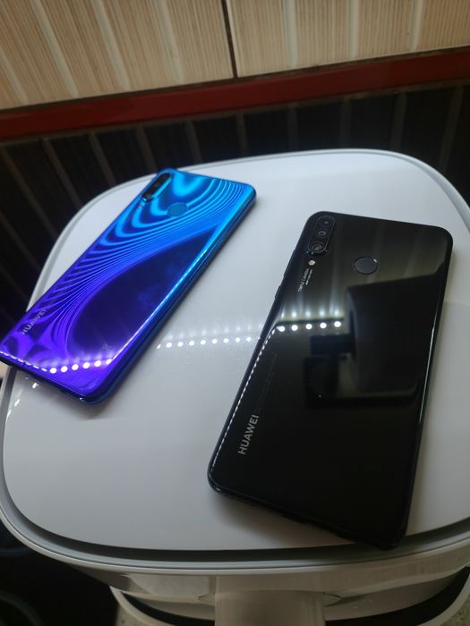 Vand Redmi A3 ,mai am si Motorola E24/E22,Nokia C22