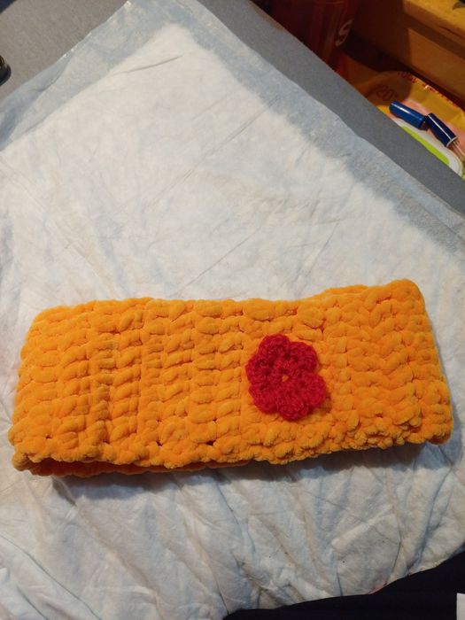 Шал или лента ръчно оплетени