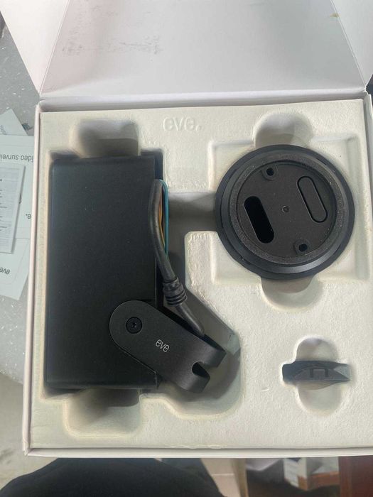 Eve Outdoor Cam – Cameră de supraveghere inteligentă cu proiector, viziune nocturnă, senzor de mișcare, interfon, WiFi