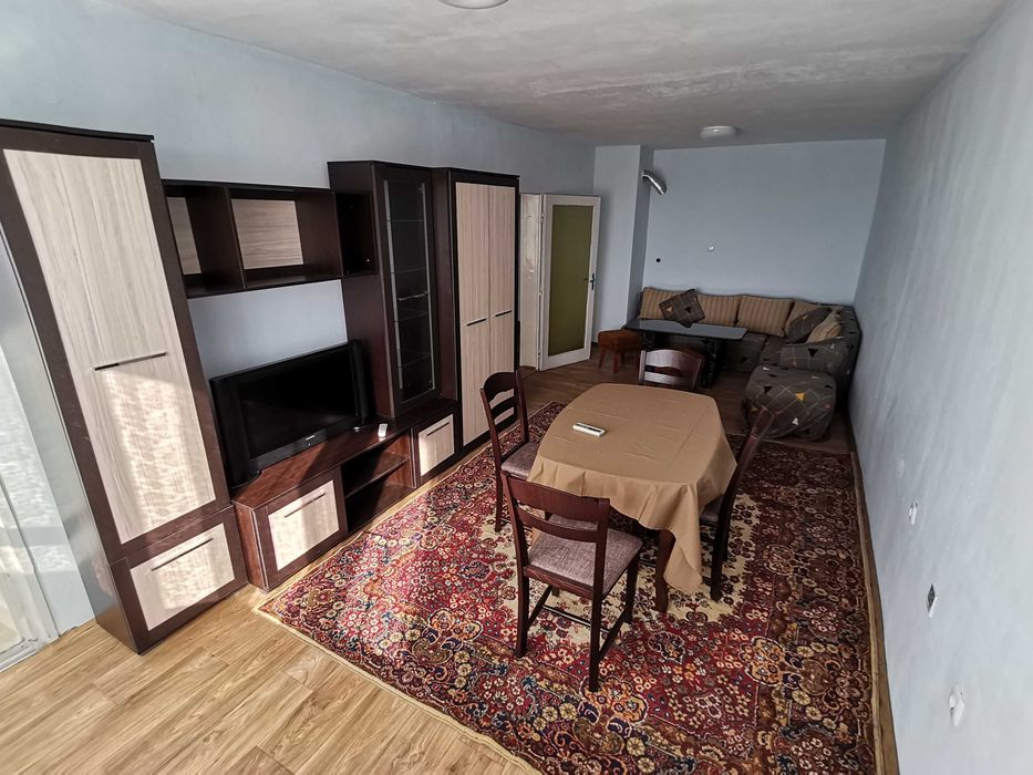 Дава се под наем Двустаен апартамент в Бургас, Славейков - 54 кв.м за 178.5 € - Снимка #1