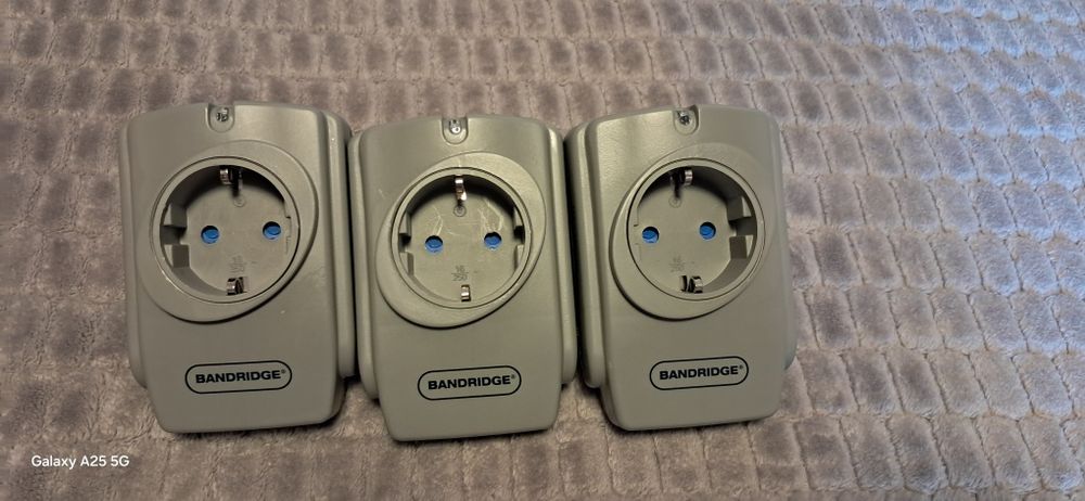 Priza protectie Bandridge 3 buc noi