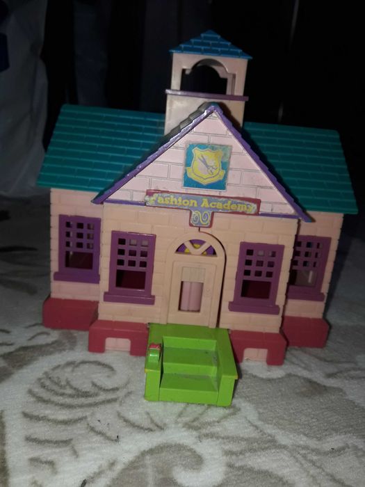 Гримове5лв Къщичка10лв Барби 5лв