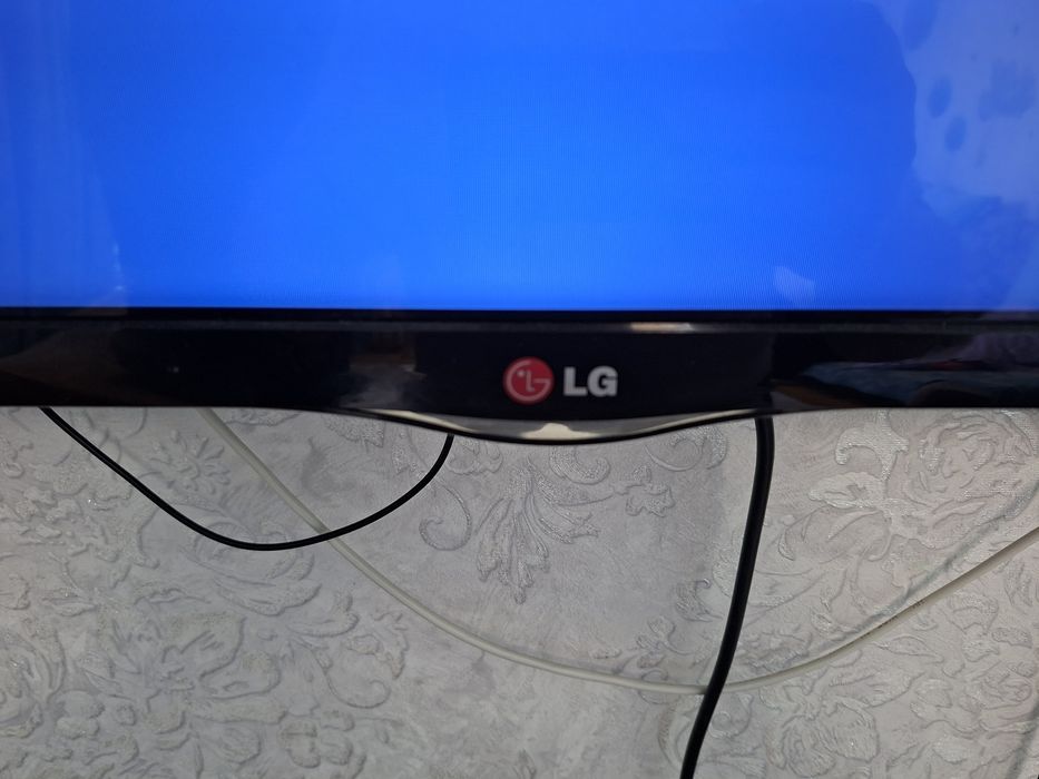 Телевизор LG 2013 года