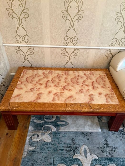 продам стол в отличном состоянии СРОЧНО