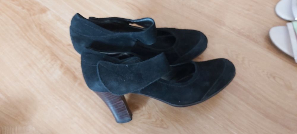 Продам     женскую      обувь