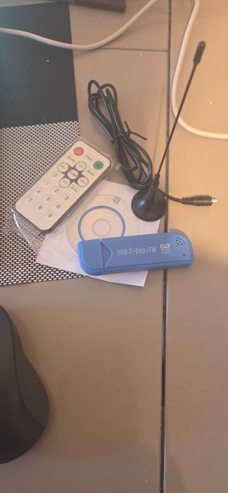 Tuner USB DVB-T / DAB / FM - Receptor Radio SDR (FC0012)