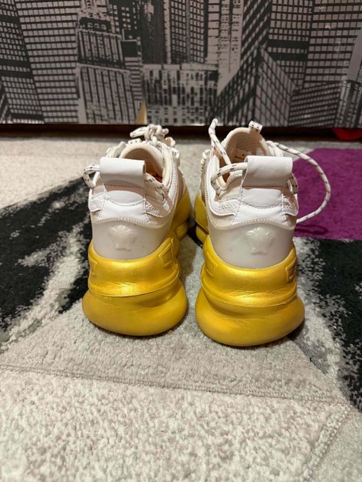 Vand adidasi versace chain