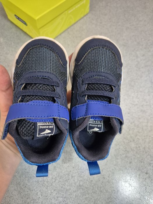 Кроссовки детские