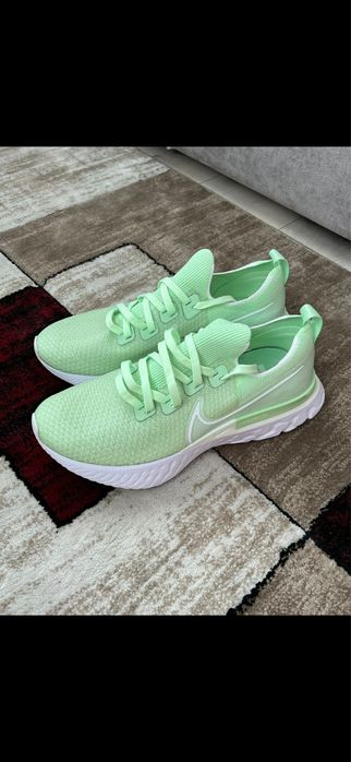 Adidasi nike nike nike