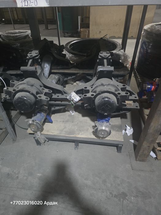 Ось балансира в сборе SHACMAN