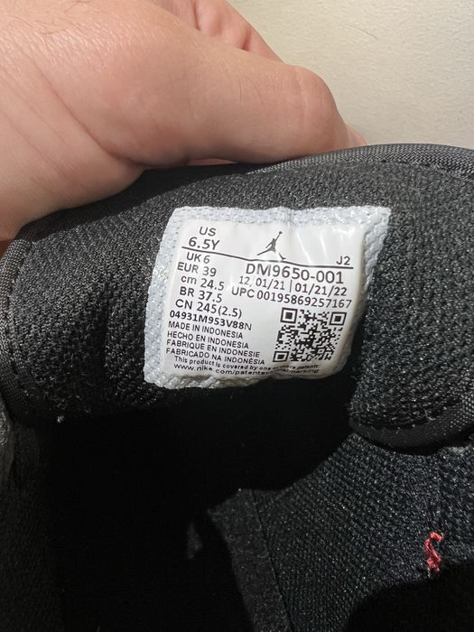 Дамски кецове Nike Air Jordan 1 Mid