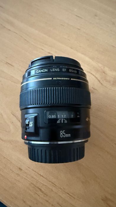 Canon EF 85mm 1:1.8