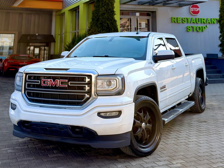 GMC Sierra 4 x 4  V8 5.3 L Autoutilitara 6 locuri Inmatriculat RO