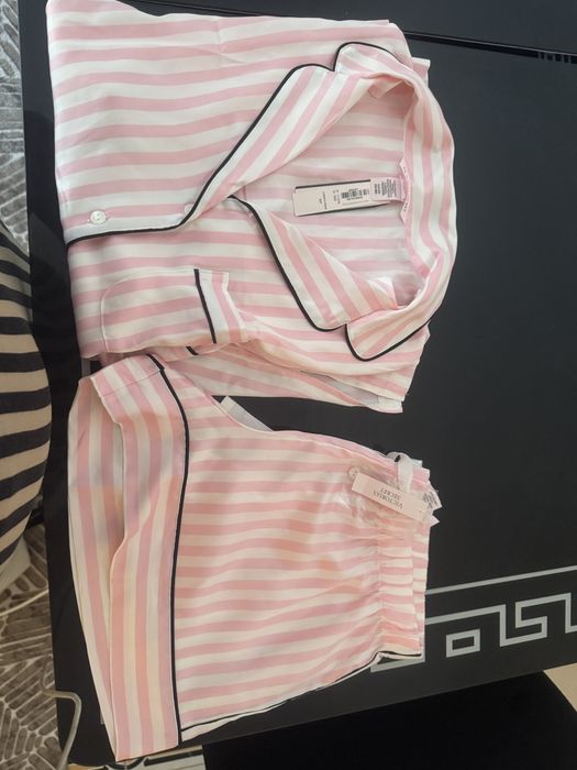 Pijamale victoria secret chiloti victoria secret de vanzare