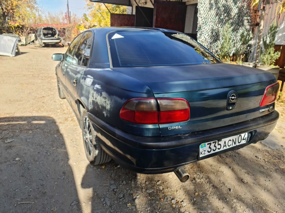 продам опель омега Б 1997г, Акпп 2,0 простой мотор, Газ